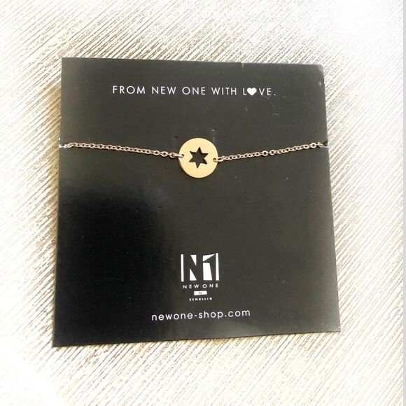 Gold tone star bracelet Jewelry - Gold tone star bracelet